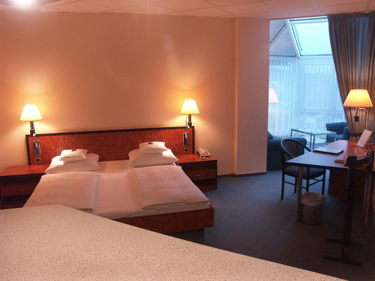 Hotel Arkadia Friedrichsdorf Buitenkant foto