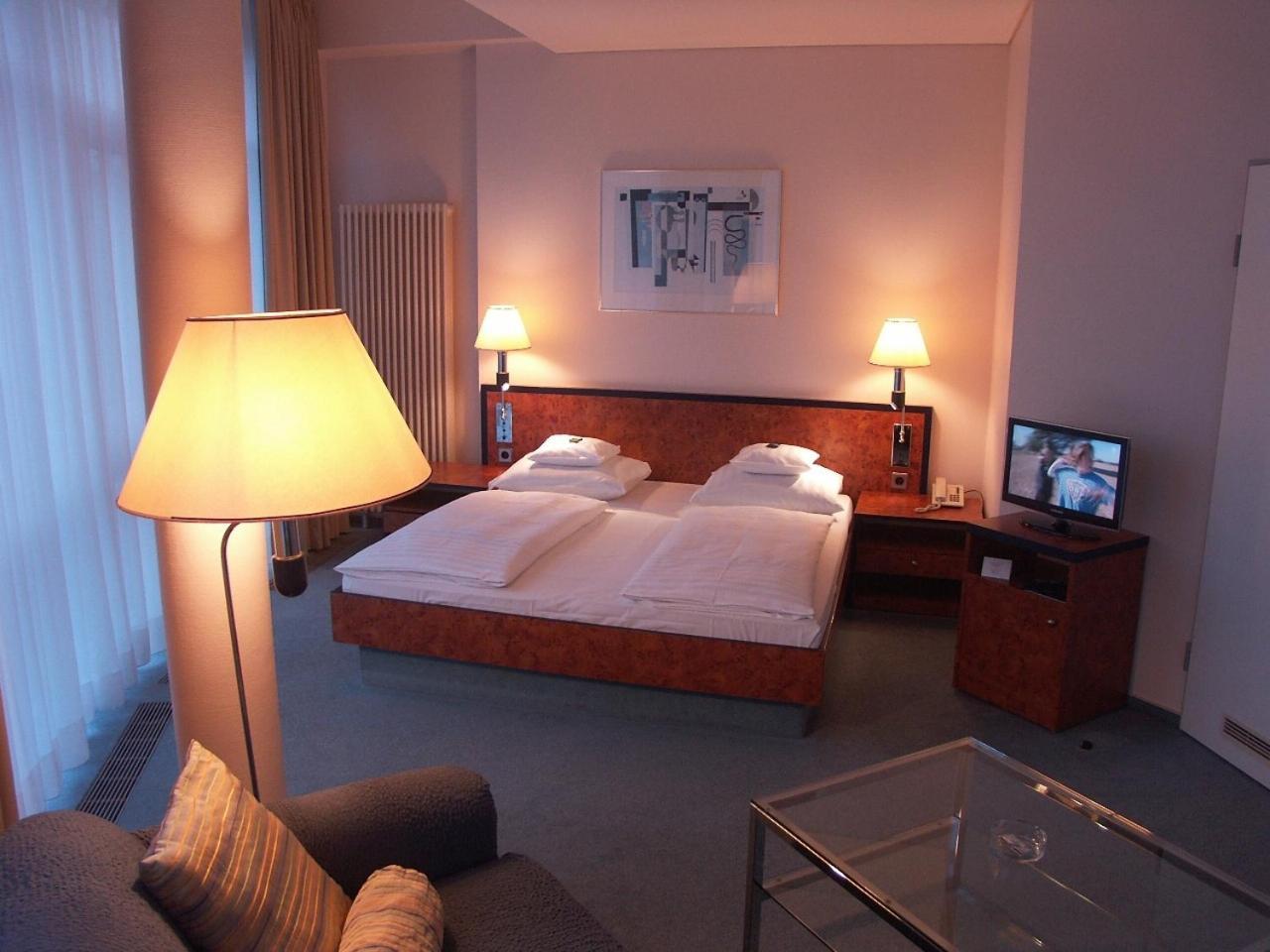 Hotel Arkadia Friedrichsdorf Buitenkant foto