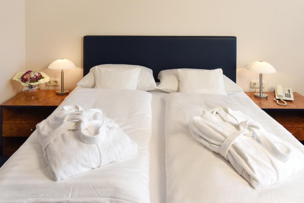 Hotel Arkadia Friedrichsdorf Buitenkant foto